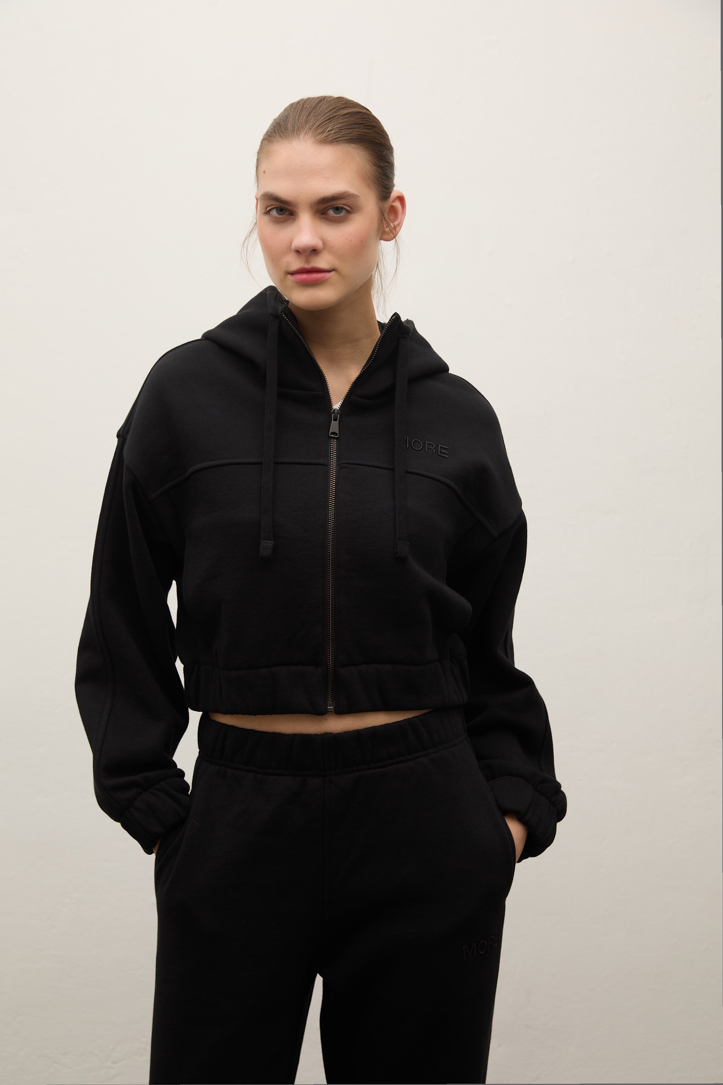 Indo Kapüşonlu Fermuarlı Crop Sweatshirt - Siyah