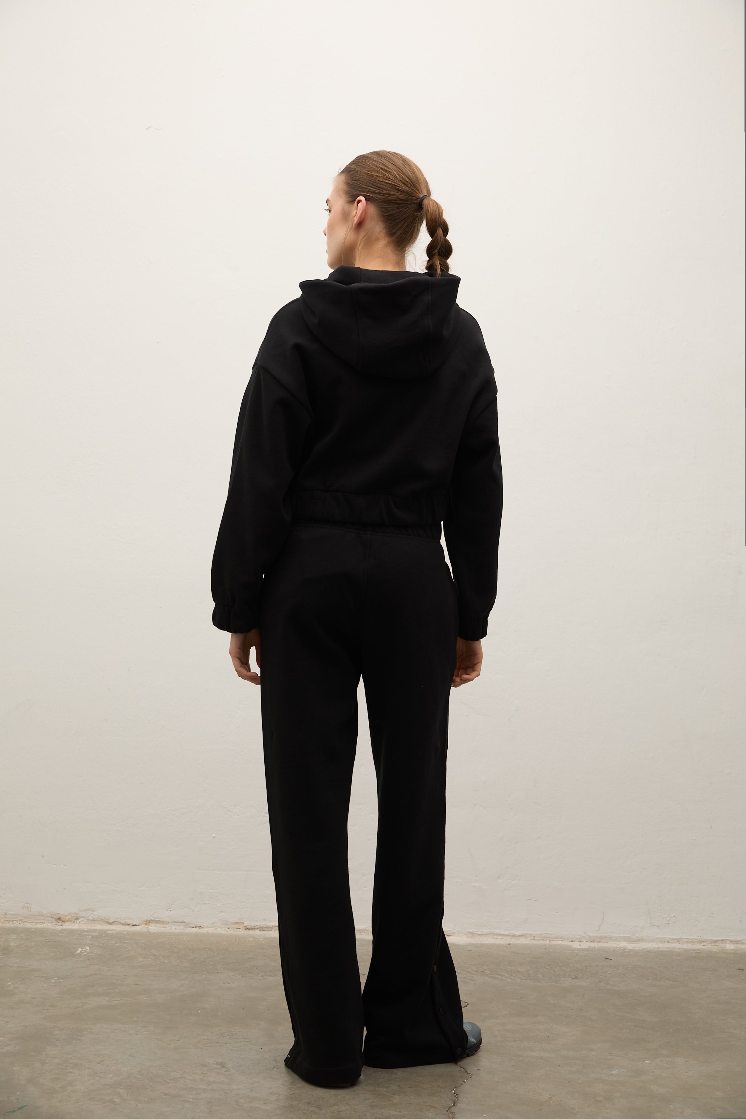 Indo Kapüşonlu Fermuarlı Crop Sweatshirt - Siyah